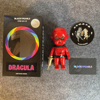 【激レア】BLACKPEARLS  ブラックパールズ  
Dracula （first Ver.）2022年発売 ソフビ