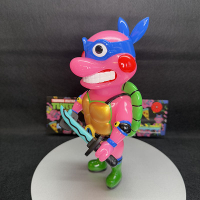 【蓄光】アーティストトイ ミュータント・ニンジャ・タートルズ　レオナルド　蓄光　ソフビ　izumonster イズモンスター　bigboystoys code coner