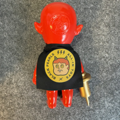 【激レア】BLACKPEARLS  ブラックパールズ  
Dracula （first Ver.）2022年発売 ソフビ