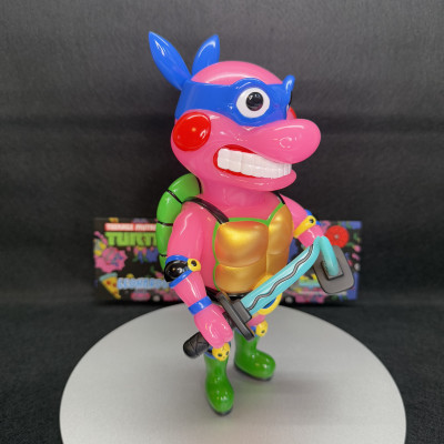 【蓄光】アーティストトイ ミュータント・ニンジャ・タートルズ　レオナルド　蓄光　ソフビ　izumonster イズモンスター　bigboystoys code coner