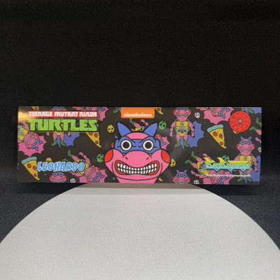 【蓄光】アーティストトイ ミュータント・ニンジャ・タートルズ　レオナルド　蓄光　ソフビ　izumonster イズモンスター　bigboystoys code coner