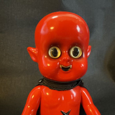 【激レア】BLACKPEARLS  ブラックパールズ  
Dracula （first Ver.）2022年発売 ソフビ