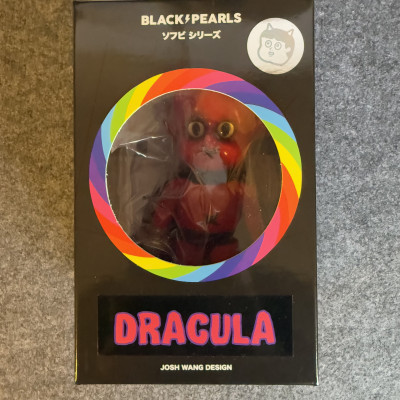 【激レア】BLACKPEARLS  ブラックパールズ  
Dracula （first Ver.）2022年発売 ソフビ